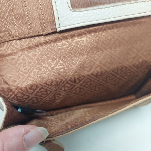 Relic Brown White Pebbled Leather Tricolor Wristlet Chevron Bifold Snap Wallet - Picture 10 of 11